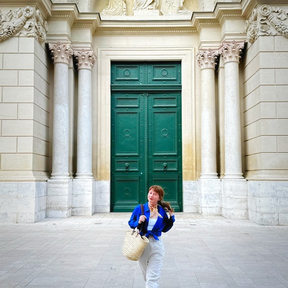 Meet your Posher, Carly - Picture 4 of 13